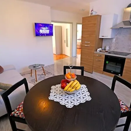 Apartment Elegant Luxury 2-bedroom In Center *