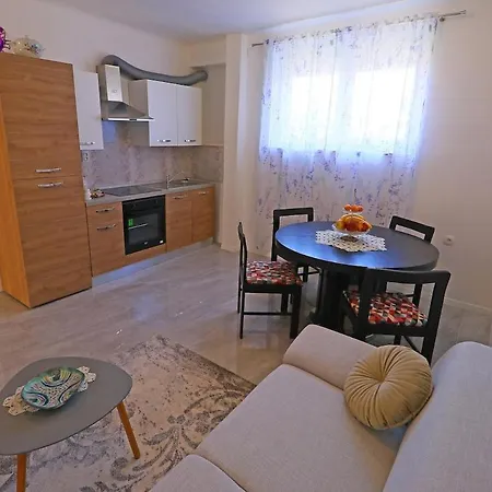 Apartment Elegant Luxury 2-bedroom In Center Split