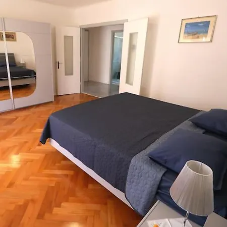 Elegant Luxury 2-bedroom In Center