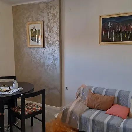 Elegant Luxury 2-bedroom In Center Split